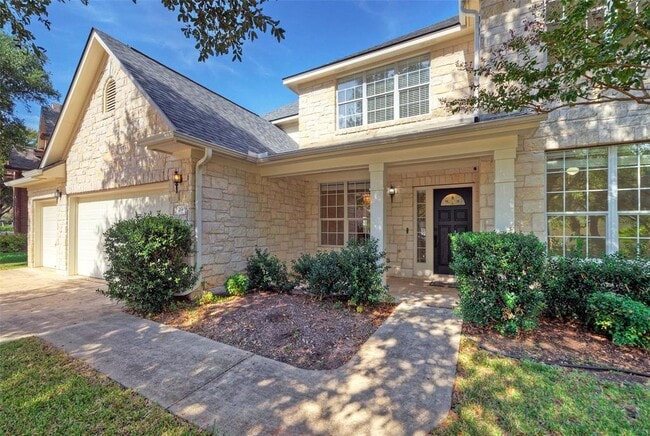 Building Photo - 2616 Henley Dr