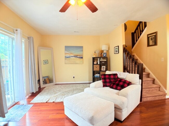 Building Photo - 409 Belmont Cir