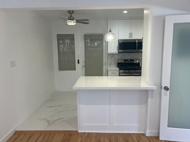 Building Photo - 1014 1/2 Hyperion Ave