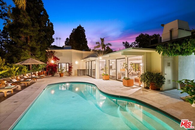 Primary Photo - 2328 San Ysidro Dr