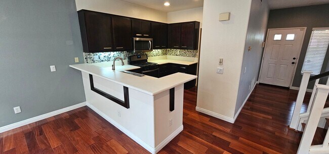 Building Photo - SAN DIEGO / SERRA MESA  - STONECREST VILLA...