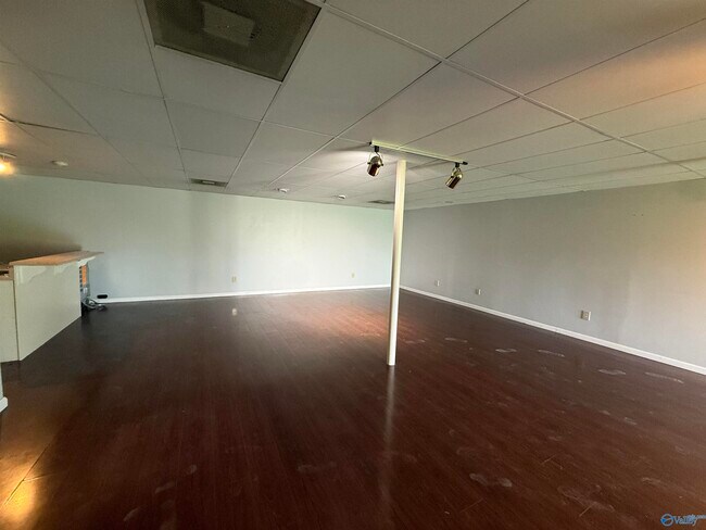 Building Photo - 122 Mykeys Way
