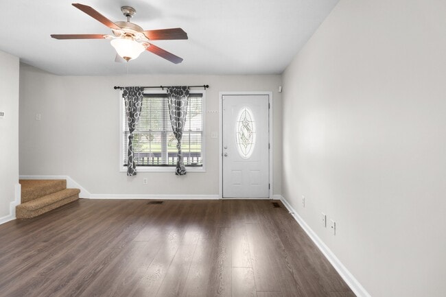 Building Photo - 420 Piney Dr