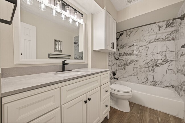 Building Photo - 7714 Renwick Dr