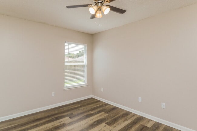 Building Photo - 1662 Sugarpine Drive