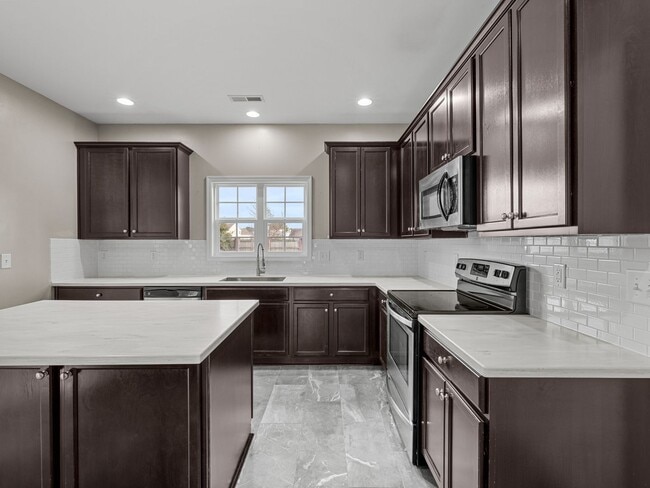 Building Photo - Williamsburg Plantation Beauty