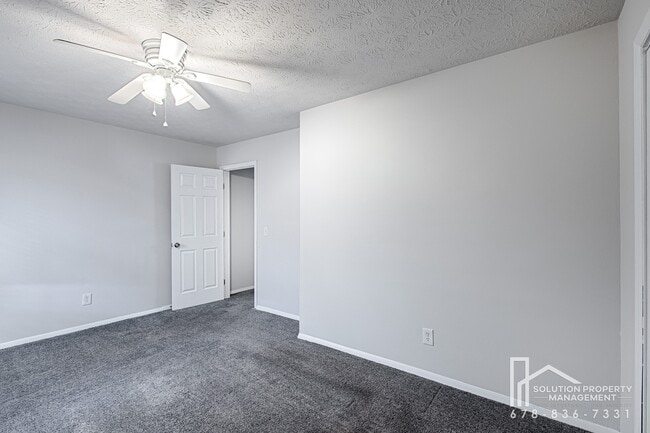 Building Photo - 5740 Old Gordon Rd