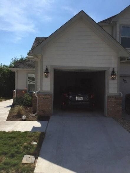 Building Photo - 12200 Abbey Glen Ln