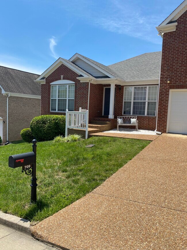 Mail box and entry - 709 Warmstone Ct