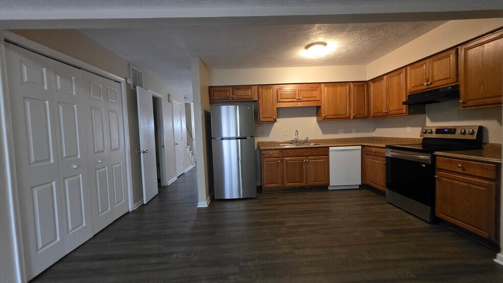 Building Photo - 340 Witness Ln