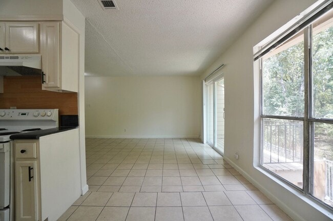Building Photo - 2906 Sweeney Ln