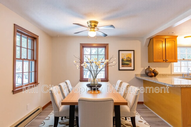 Building Photo - 64 South Rd