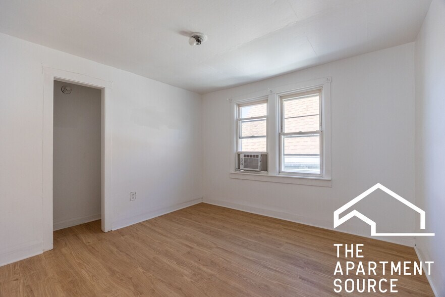 Building Photo - 2334 N Ridgeway Ave