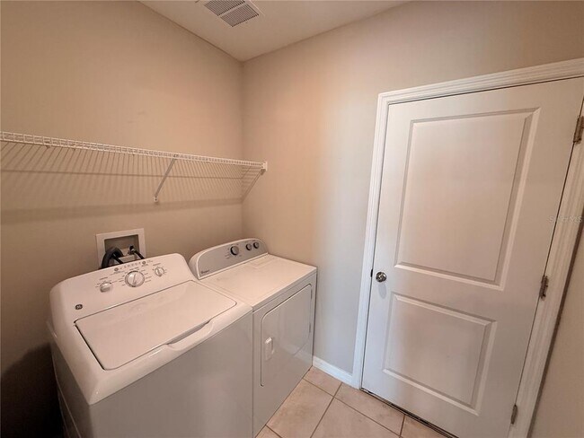 Building Photo - 10363 Shady Preserve Dr