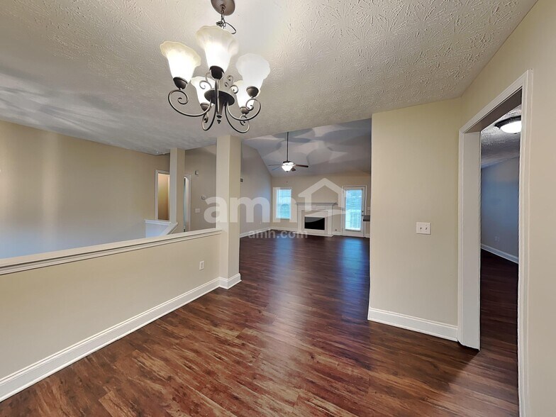 Building Photo - 3892 Refinement Way