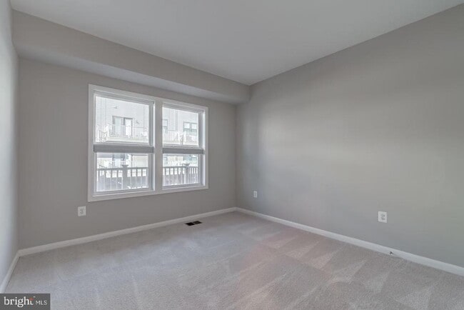 Building Photo - 44848 Tiverton Sq