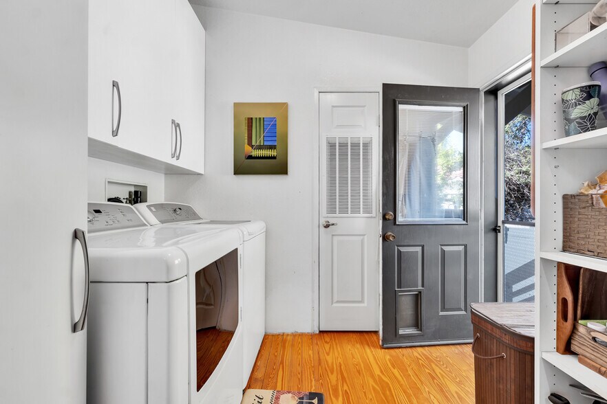 Interior laundry room! - 171 Comanche