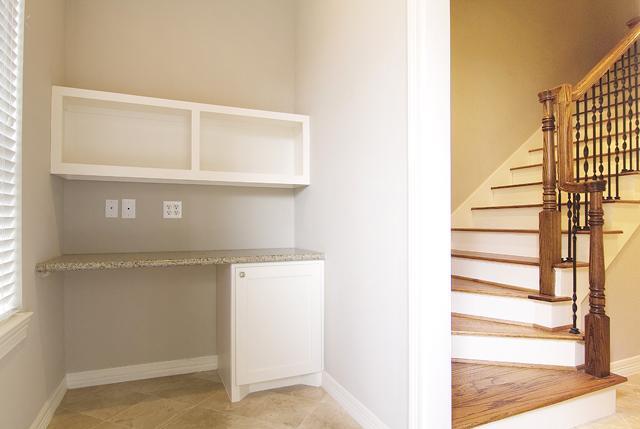 Building Photo - 1138 Robbie St