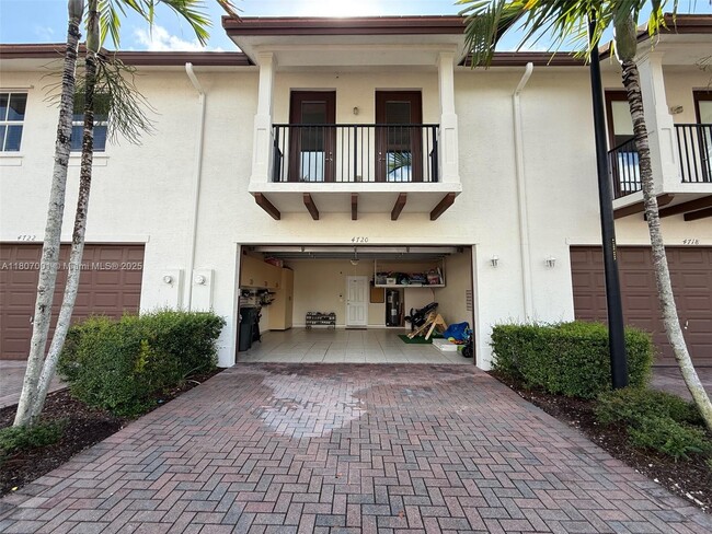 Building Photo - 4720 Monarch Way