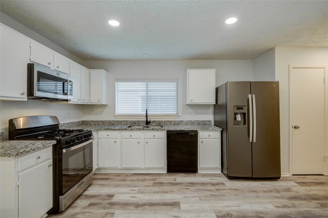 Building Photo - 1911 Ripple Creek Dr