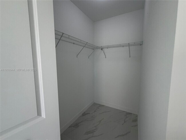 Building Photo - 2306 E 4th Ave