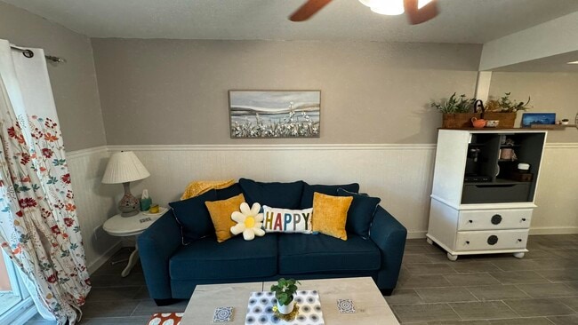 Building Photo - 209 W Miracle Strip Pkwy