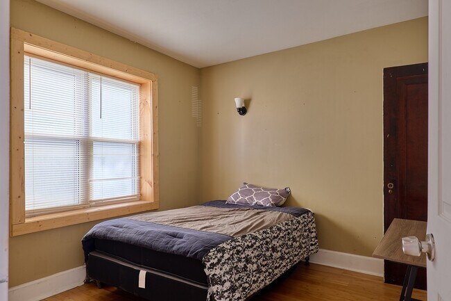 Building Photo - 198 Court St