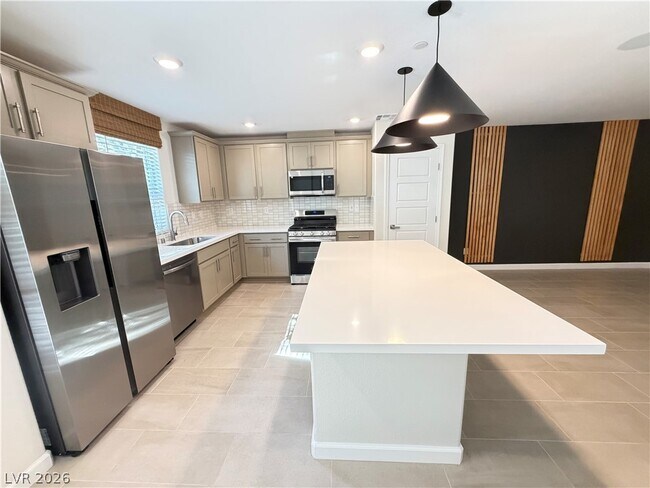 Building Photo - 541 Bellum Dr