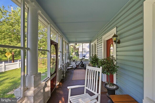 Building Photo - 4810 Fox St