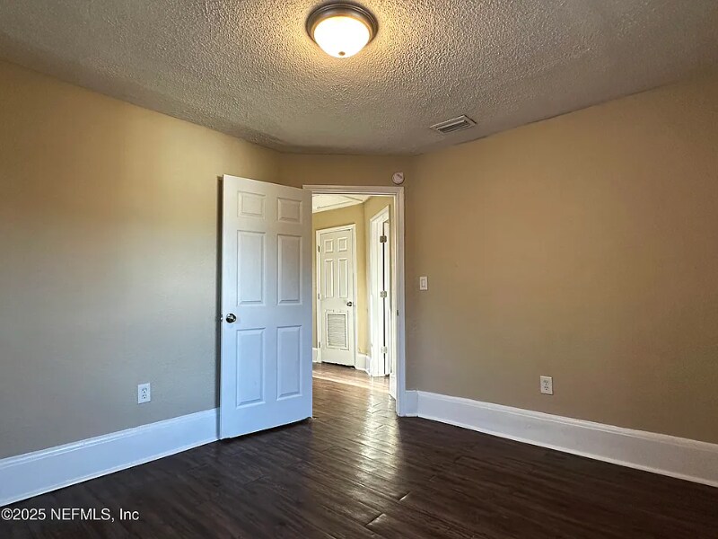 Building Photo - 6428 Elwood Ave
