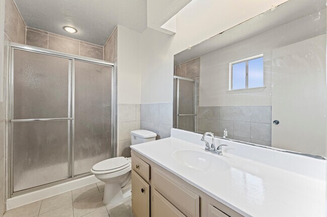 Building Photo - 711 Whippoorwill Dr