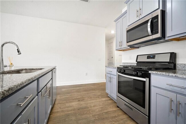 Building Photo - 13137 Cavalier St