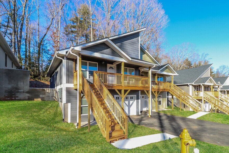 Building Photo - 432 Little Sycamore Ln