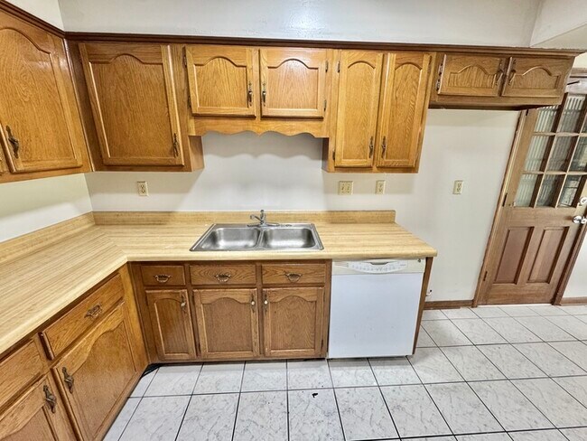 Building Photo - 7086 Cobblestone Dr
