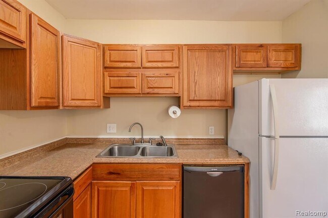 Building Photo - 9798 Mcgregor Rd