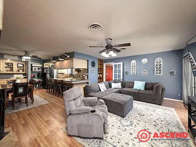 Building Photo - Captivating Home Near Highland Highschool!
