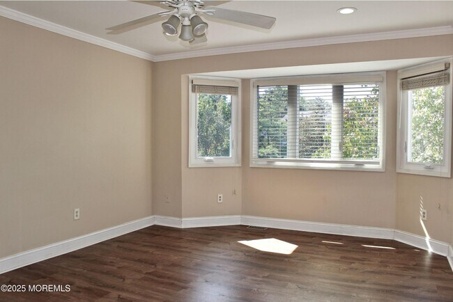 Building Photo - 153 Impatiens Ct