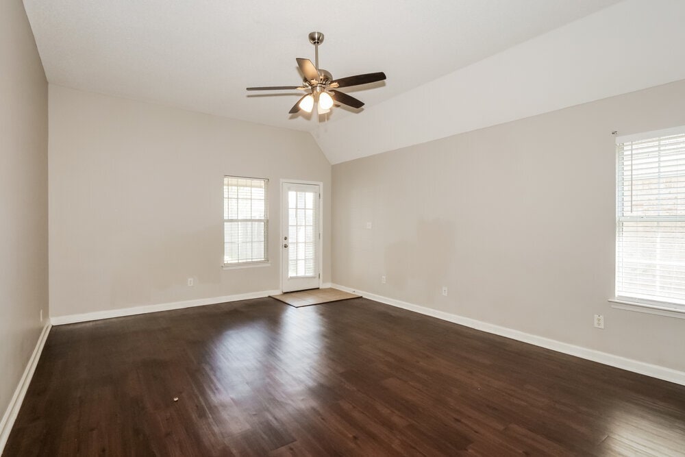 Building Photo - 9908 Tremont Dr