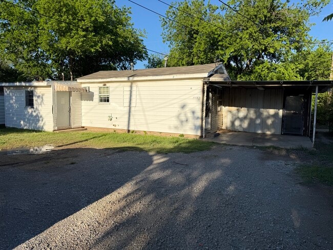 Building Photo - Lebanon rear