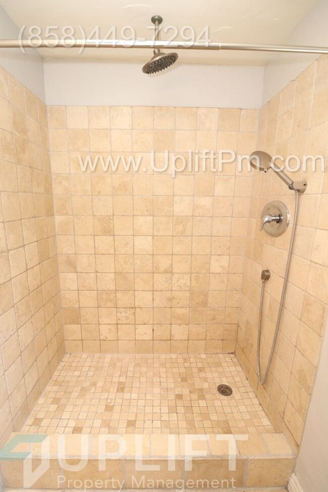 Building Photo - Casita Way (4025)