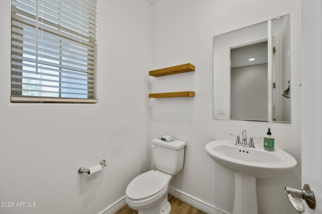 Building Photo - 14435 W El Cortez Pl