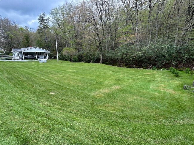 Building Photo - Charming 2 Bed 1 Bath in Boone