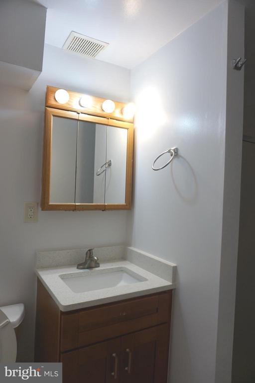 Building Photo - 19 Shady Spring Pl