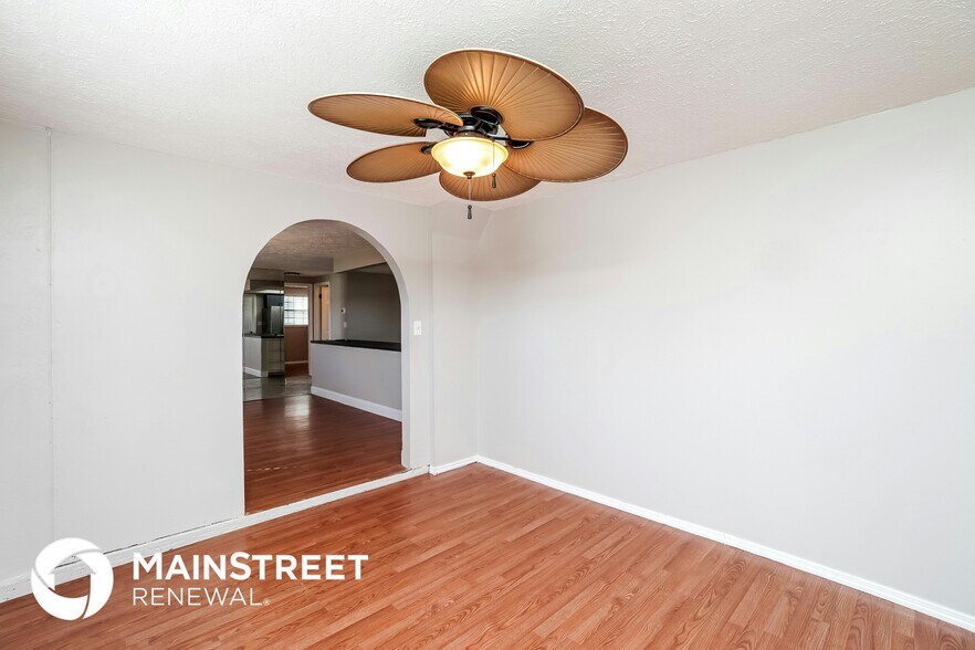 Building Photo - 8729 Sabal Way