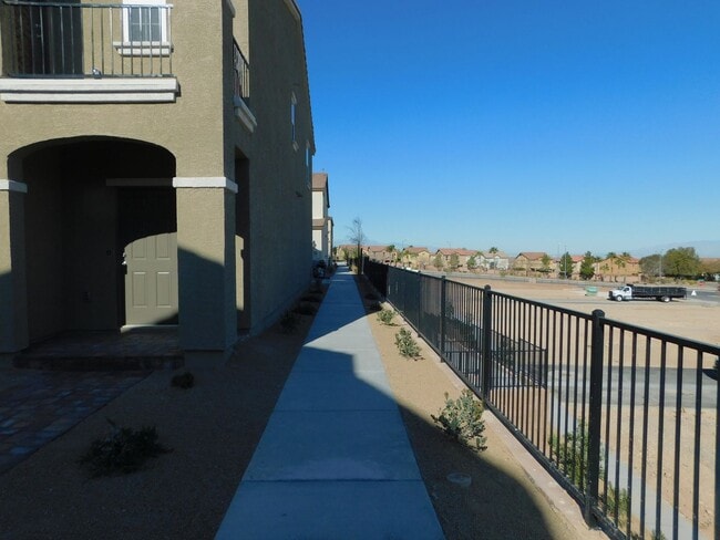 Building Photo - 1192 Mission View Ct