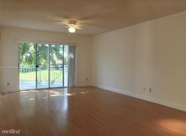 Building Photo - 1 br, 1 bath Condo - 1226 SW 113th Ter