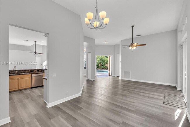 Building Photo - 558 NW 118th Ave