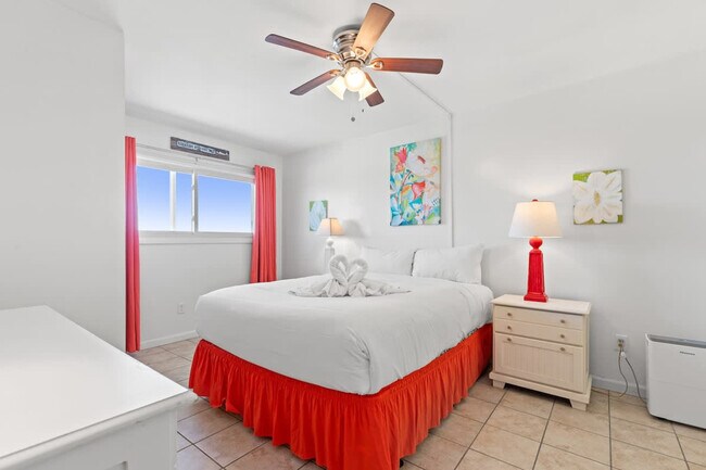 Building Photo - 8743 Thomas Dr