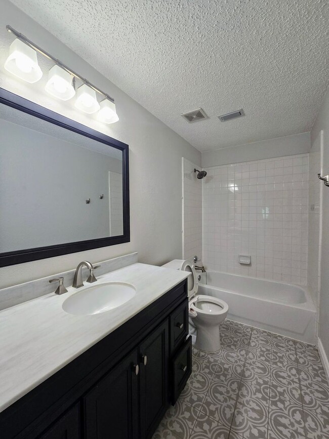 Building Photo - 3705 Golden Aspen Dr