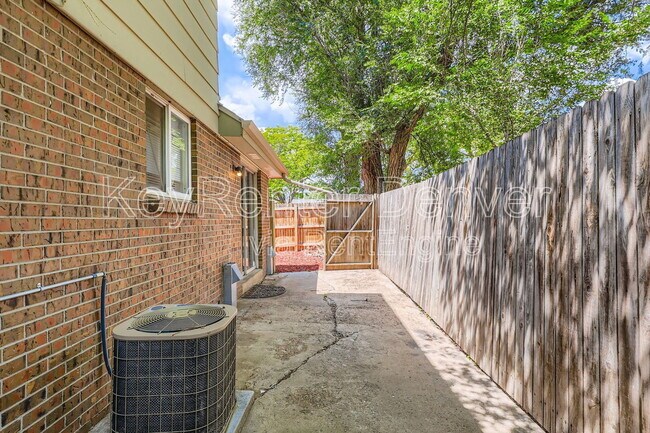 Building Photo - 1350 Zephyr St